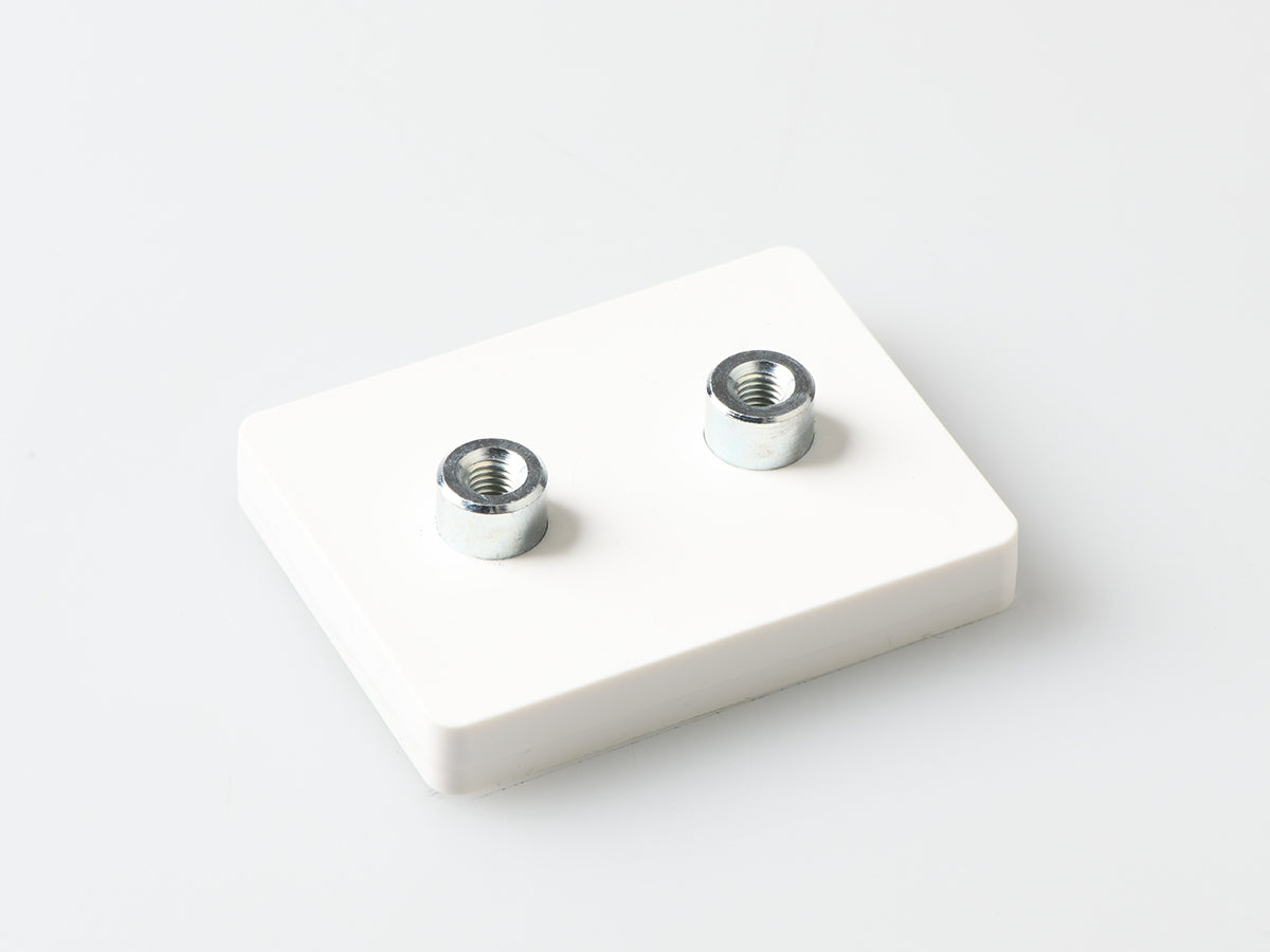 magnet-rechteckig-Gewindebuchse-59 x 45 x 14,7 mm-2 x M5-weiß