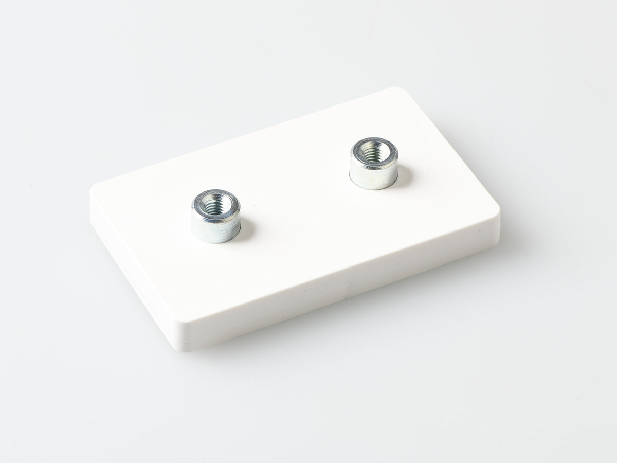 magnet-rechteckig-Gewindebuchse-74 x 45 x 14,7 mm-2 x M5-weiß