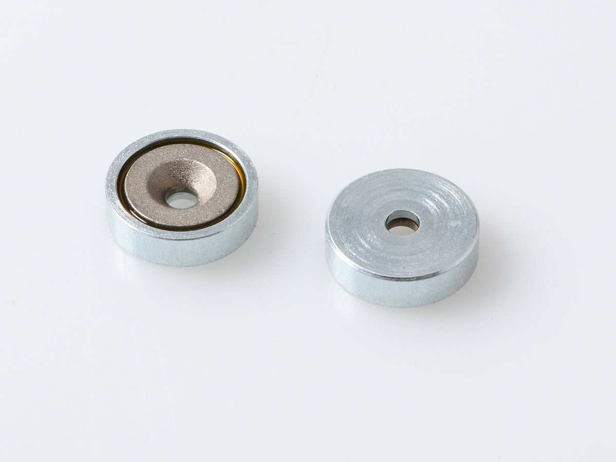 magnetsystem-flachgreifer-durchgangsbohrung-und-senkung-Ø 16 x 4,5 mm-SmCo-Metallgehäuse